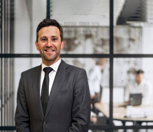 César Díaz-Toledo: Intrusismo Profesional César Díaz-Toledo: Intrusismo Profesional