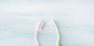 Relación entre salud oral y salud emocional: mecanismos biológicos, impacto psicosocial y propuesta práctica para el higienista bucodental